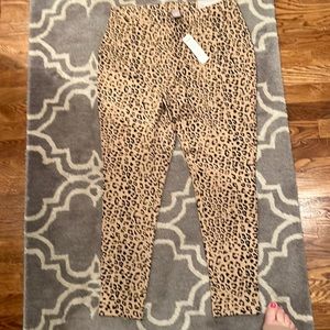 Ladies leggings in leopard design
